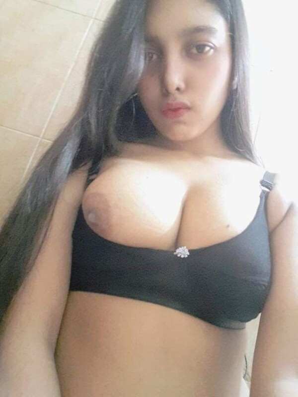Very cute big boobs babe indian desi porn show big tits mms