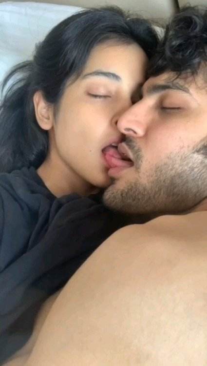 Extremely cute horny lover indian sexy porn enjoying mms