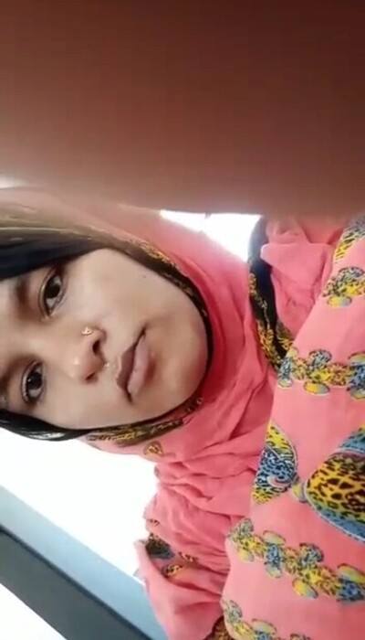 Beautiful Muslim village girl desi xvideos show boobs mms