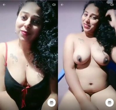 Mallu-beautiful-tamil-aunty-porn-showing-big-tits-viral-nude-mms.jpg