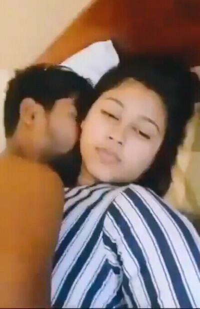 Beautiful-sexy-lover-couple-indian-gf-xxx-having-viral-mms.jpg