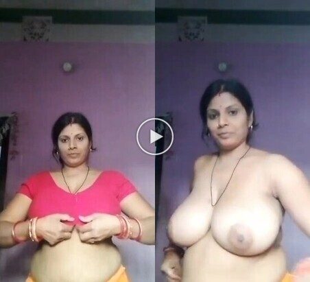 Tanker-big-boob-milf-tango-live-tamil-aunty-shows-viral-mms.jpg