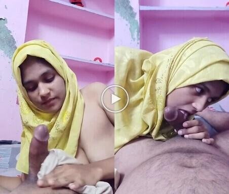 Hijabi-Muslim-desiwifeporn-suck-bf-big-dick-HD.jpg