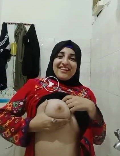 Super-beautiful-pak-hijabi-babe-hidden-cam-pakistani-porn-big-boobs.jpg