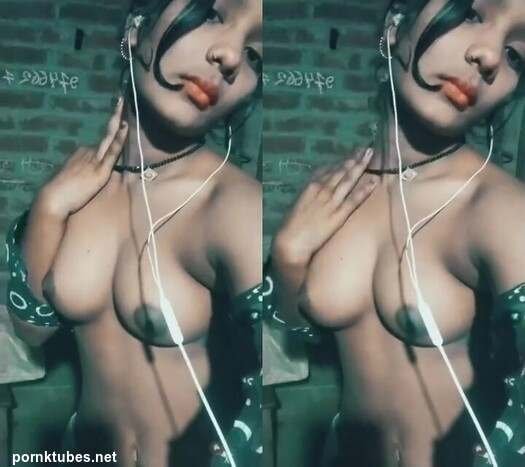 Desi-village-18-sexy-babe-desi499-nude-live.jpg