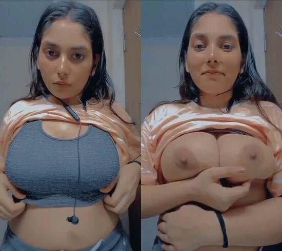 Hottest-beauty-babe-live-indian-pron-showing-big-tits.jpg