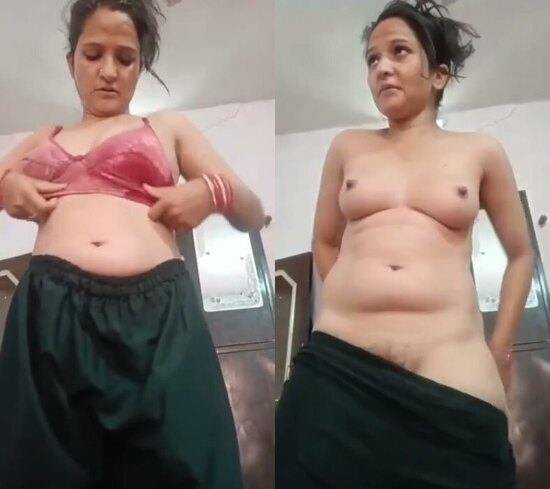 Very-beautiful-muslim-sexy-aunty-porn-live-nude-mms.jpg